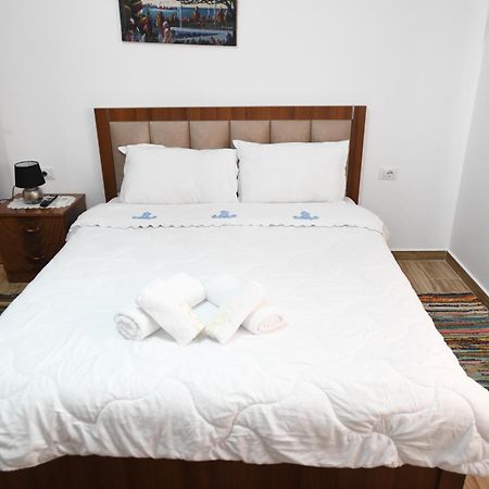 Guest House Luli Berat Bagian luar foto
