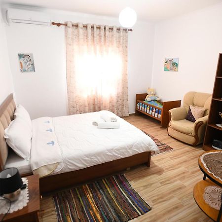 Guest House Luli Berat Bagian luar foto