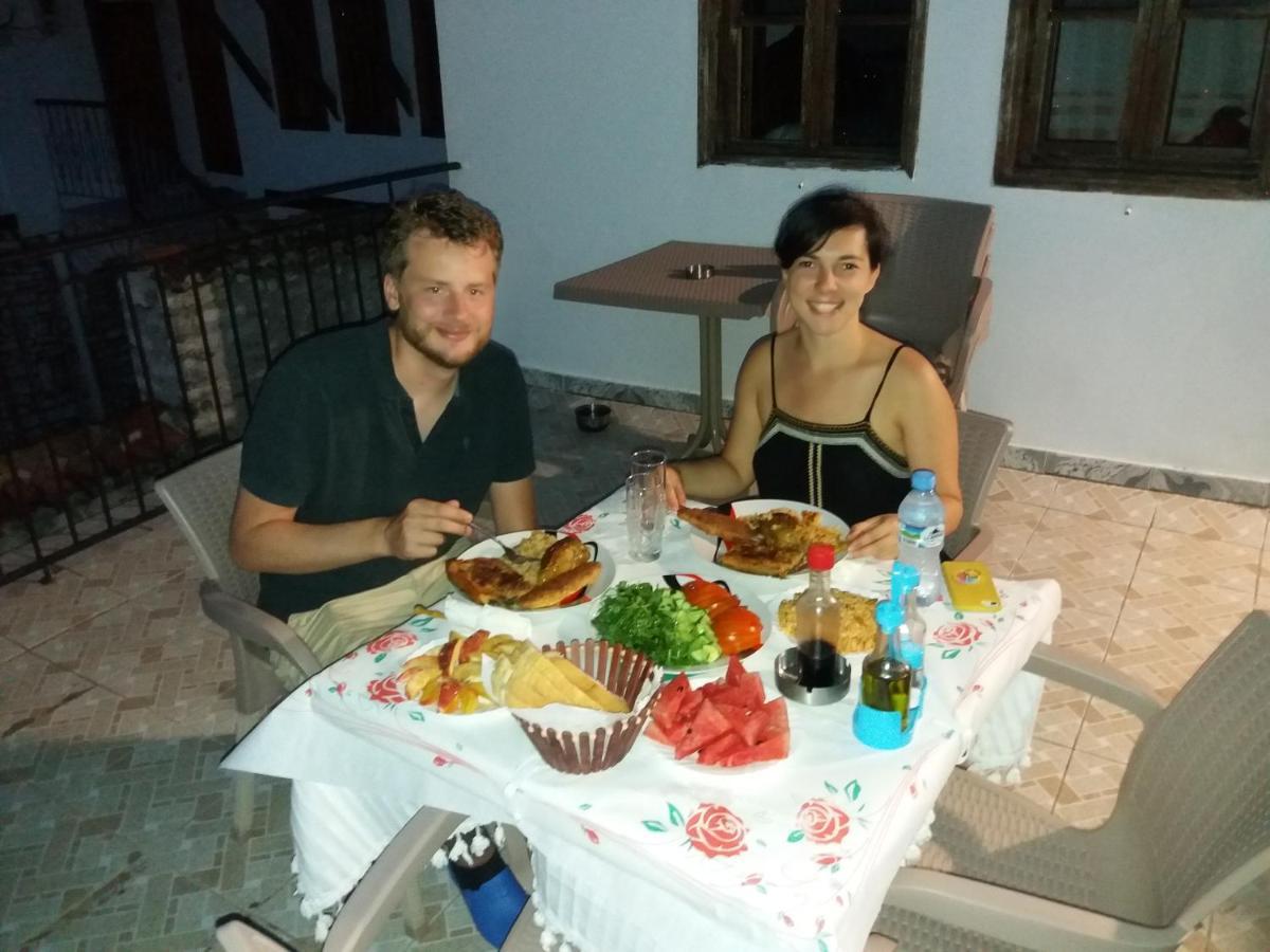 Guest House Luli Berat Bagian luar foto