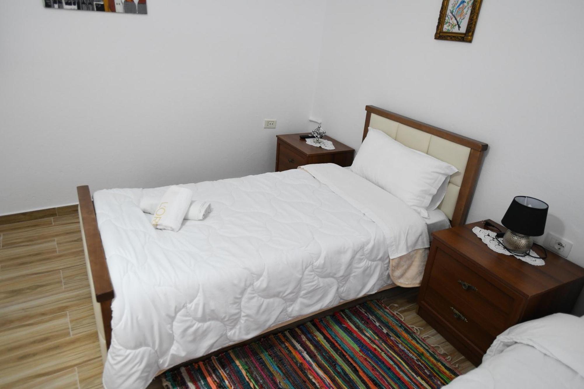 Guest House Luli Berat Bagian luar foto